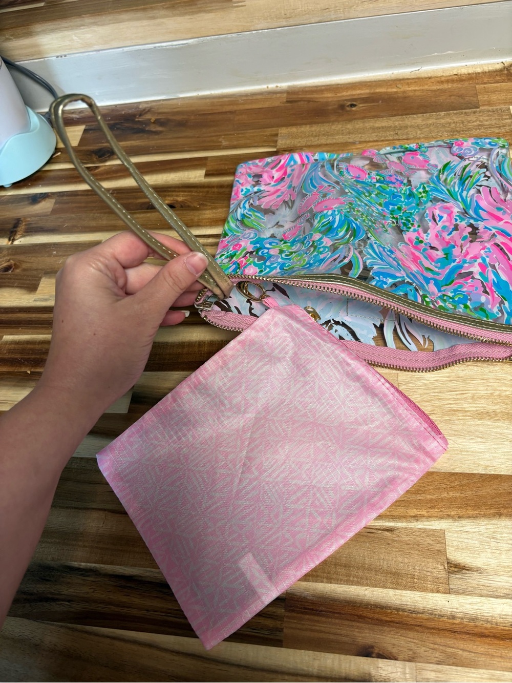 Lilly Pulitzer Clear Best Fishes Beach Pouch - Pink Multi - Water Resistant - Picture 8 of 8